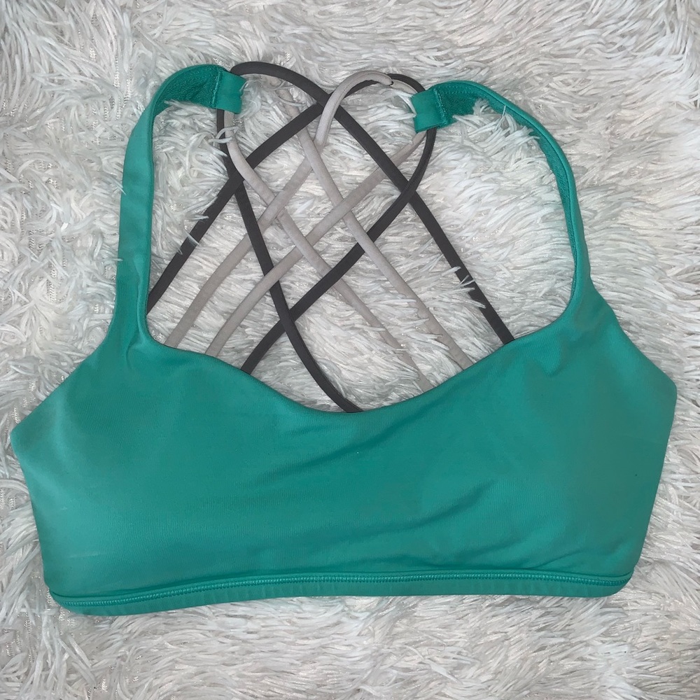 Lululemon free to be sports bra